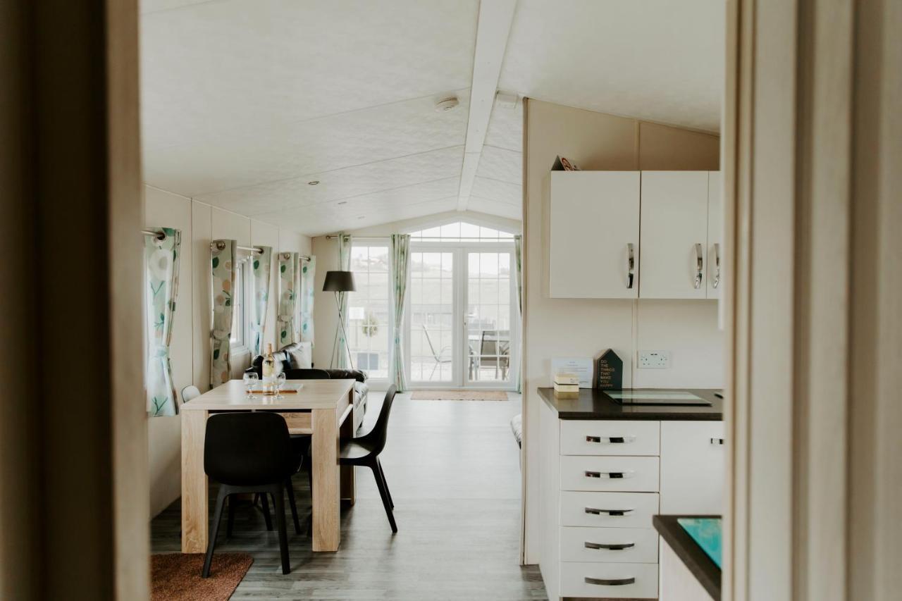 Fairview Farm Holiday Accommodation 14 Luxury Lodges, Cabins, Dog Friendly, Suitable For Couples, Families And Groups, Wedding Guests , Corporate Events, Sleeps 2-65 Guests In Ravenshead, Nottingham Near Sherwood Forest, Set In 88 Acres Exterior foto