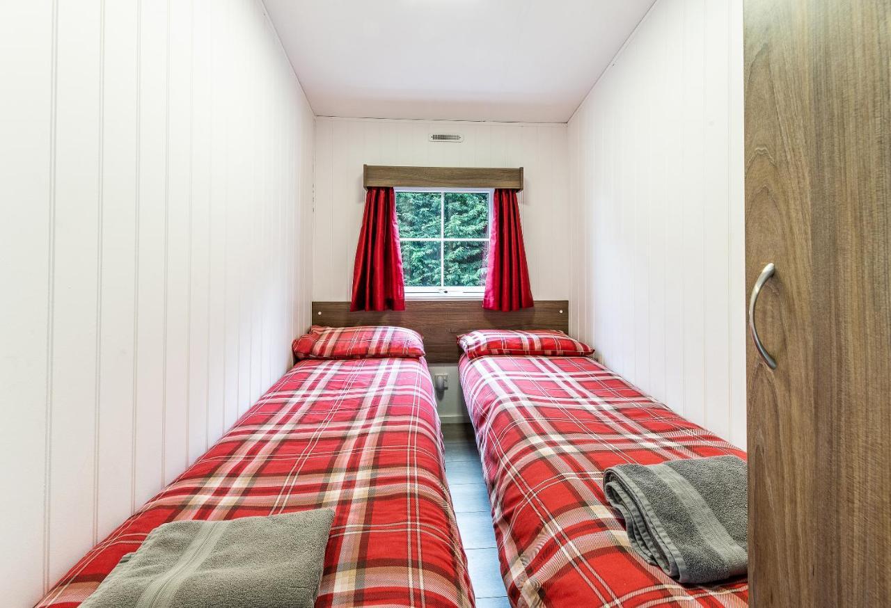 Fairview Farm Holiday Accommodation 14 Luxury Lodges, Cabins, Dog Friendly, Suitable For Couples, Families And Groups, Wedding Guests , Corporate Events, Sleeps 2-65 Guests In Ravenshead, Nottingham Near Sherwood Forest, Set In 88 Acres Exterior foto
