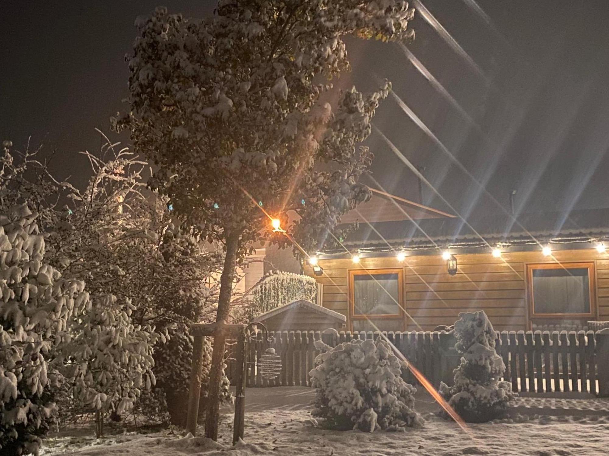Fairview Farm Holiday Accommodation 14 Luxury Lodges, Cabins, Dog Friendly, Suitable For Couples, Families And Groups, Wedding Guests , Corporate Events, Sleeps 2-65 Guests In Ravenshead, Nottingham Near Sherwood Forest, Set In 88 Acres Exterior foto